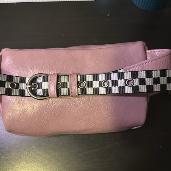 Universal Thread Purple Faux Leather Checkered Strap Belt Bag Fanny Pack NWT - Picture 3 of 9